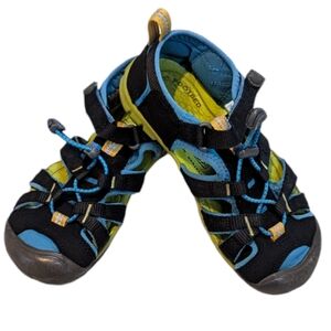 Keen, boys closed toe sandals. Sz 13